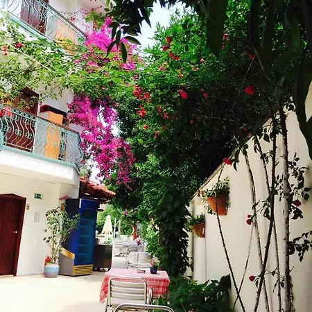 Hotel La Boutique Ipek 3*